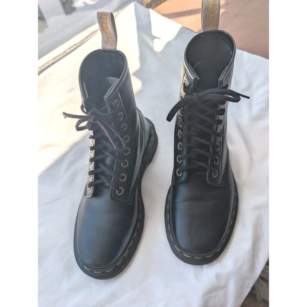 Dr. Doc Martens Air Wair VEGAN 1460 Felix Rub Off Black Combat Boots 5M/6W - Picture 2 of 7